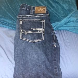 Only wore a few times smoke free home